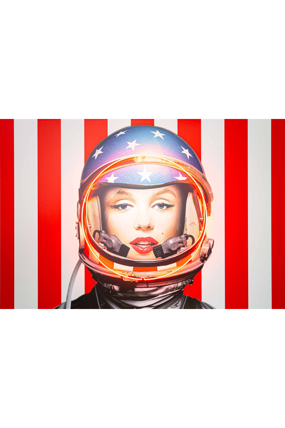 Iconic Retro Neon Artwork | Andrew Martin Marilyn Astronaut | Oroa.com