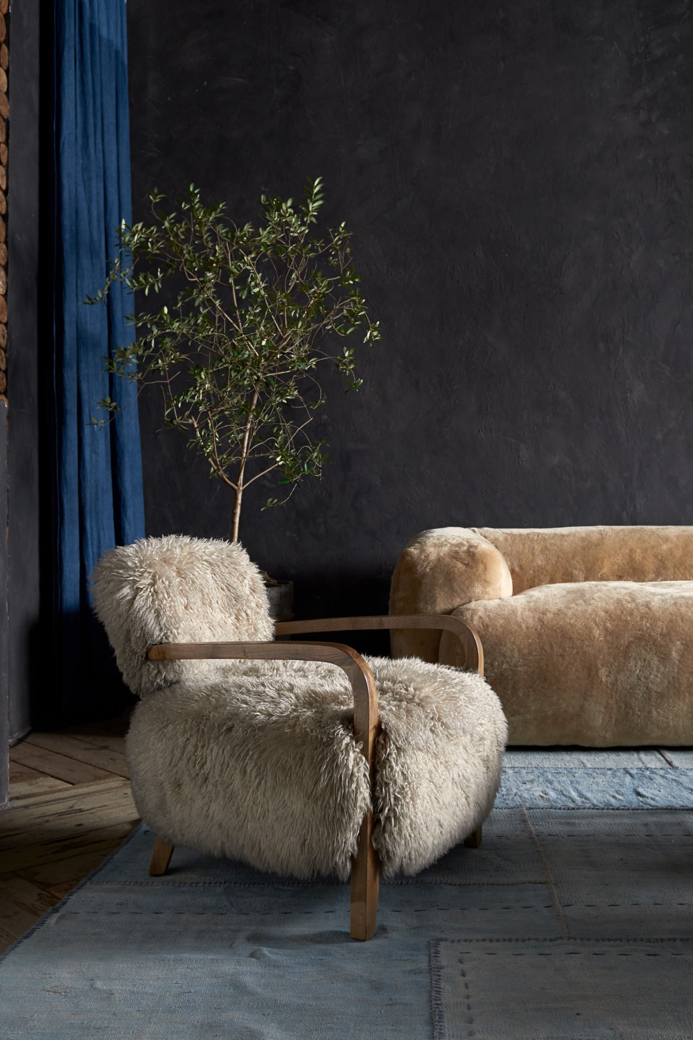 Sheepskin Lounge Chair | Andrew Martin Cabana | Oroa.com