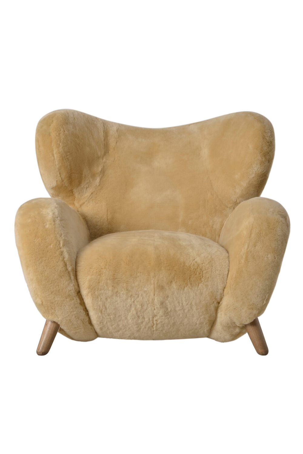 Sheepskin Modern Lounge Chair | Andrew Martin Manx | Oroa.com