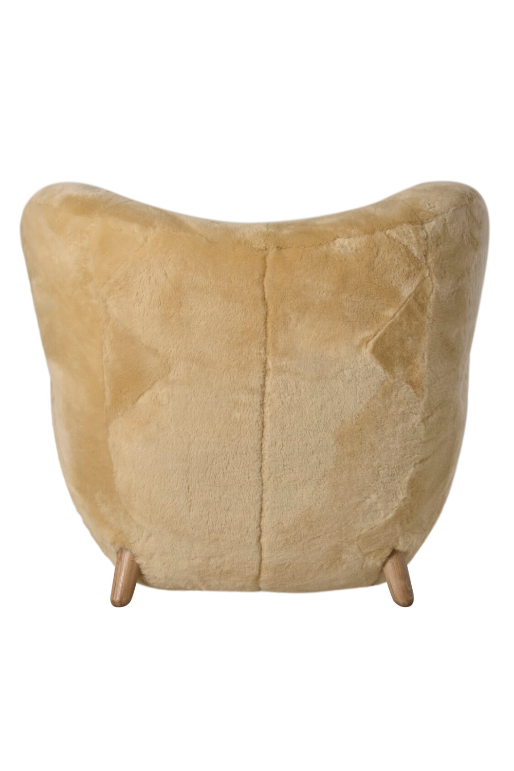 Sheepskin Modern Lounge Chair | Andrew Martin Manx | Oroa.com