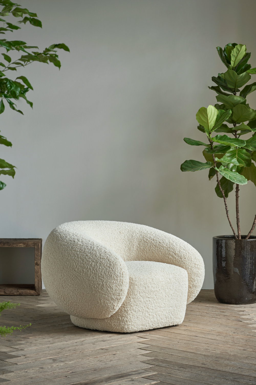 Ivory Bouclé Lounge Chair | Andrew Martin Karma | Oroa.com