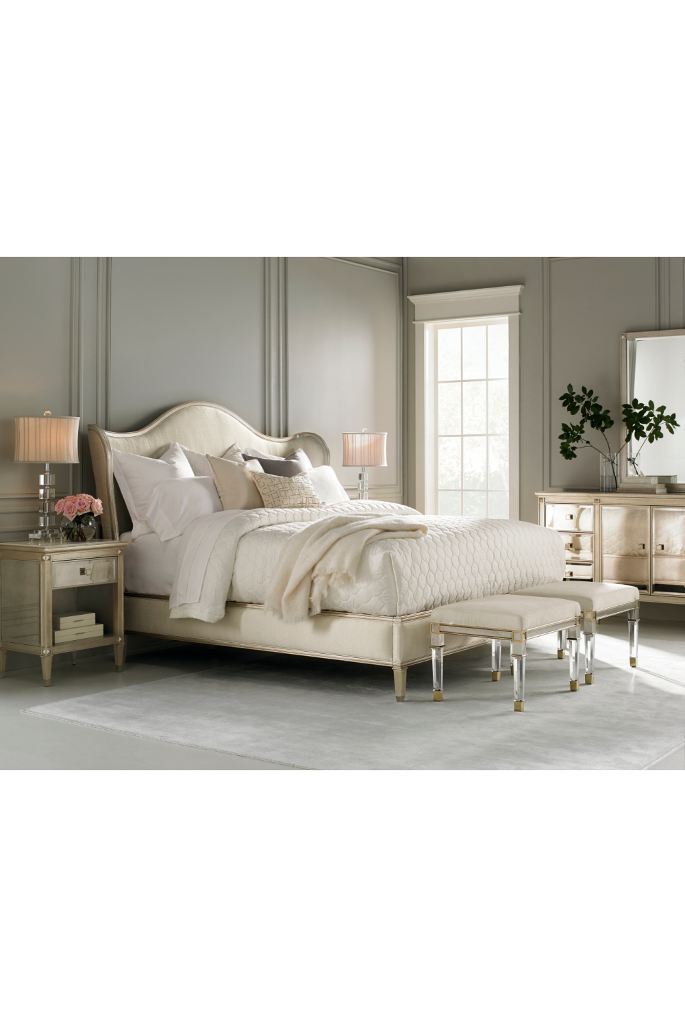 Winged Upholstered Bed | Caracole Bedtime Beauty | Oroa.com