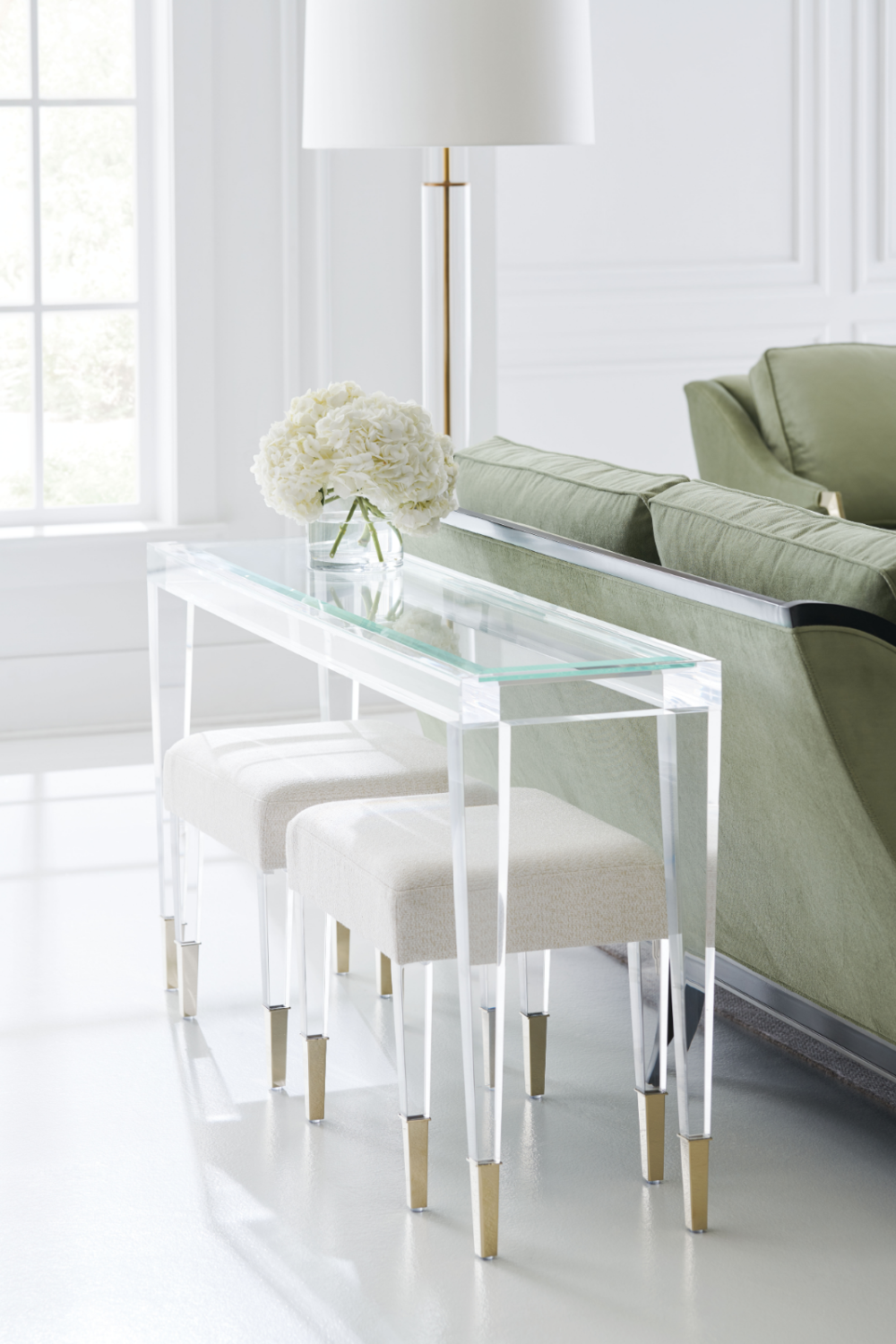 Neutral Toned Modern Bench | Caracole Looking Good! | Oroa.com