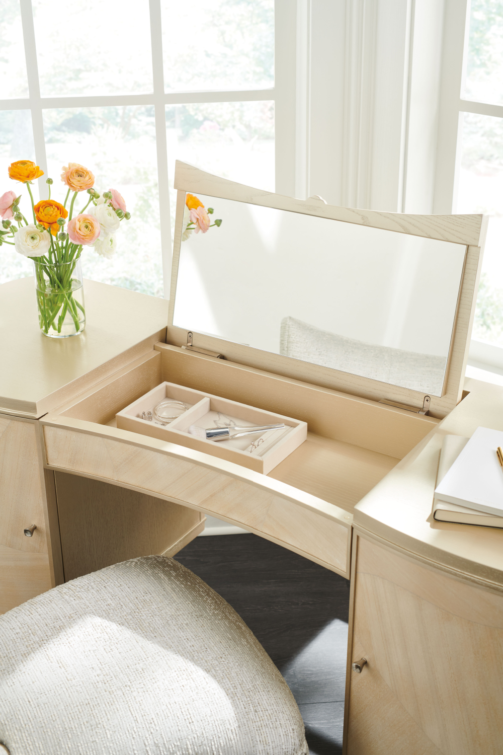 Cream Modern Vanity Table | Caracole Fancy Me | Oroa.com