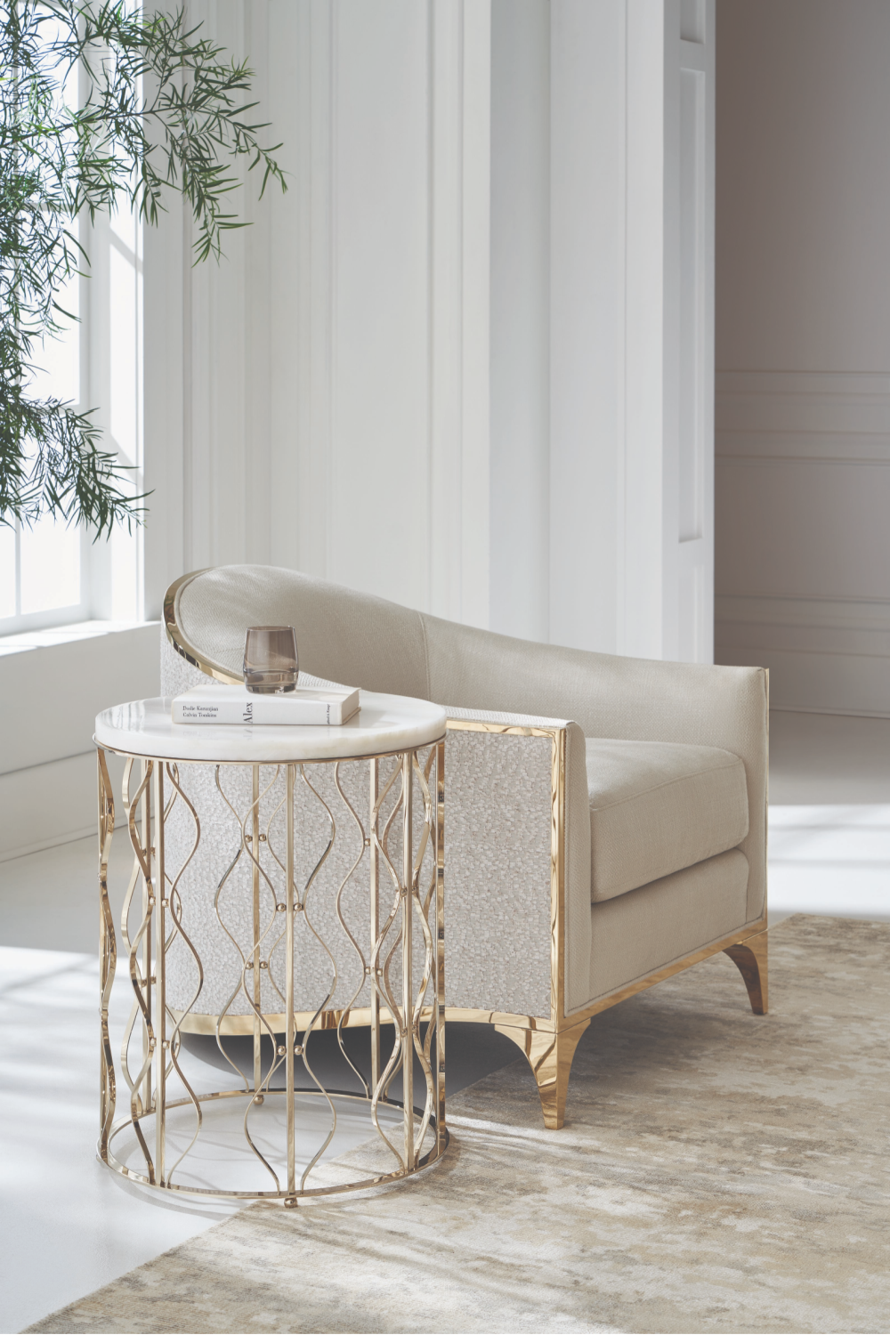 White Marble Side Table | Caracole Style Spotter | Oroa.com