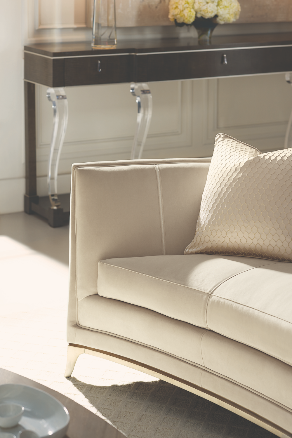 Beige Curved Sofa | Caracole Bend The Rules | Oroa.com