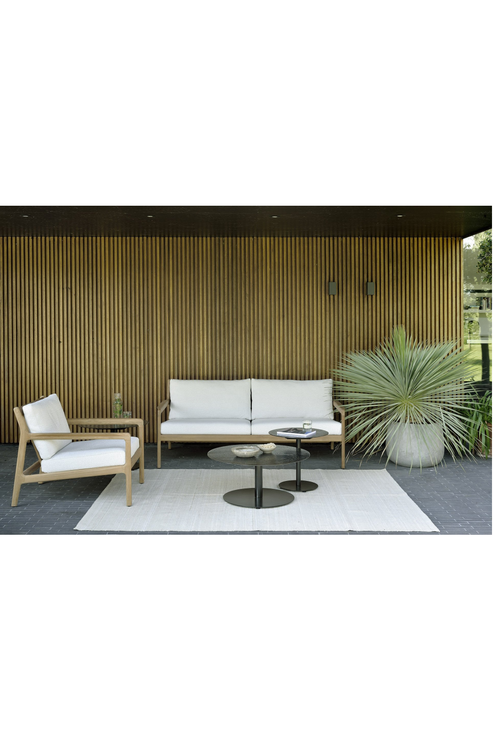 Teak Outdoor 2-Seater Sofa | Ethnicraft Jack | OROA.COM