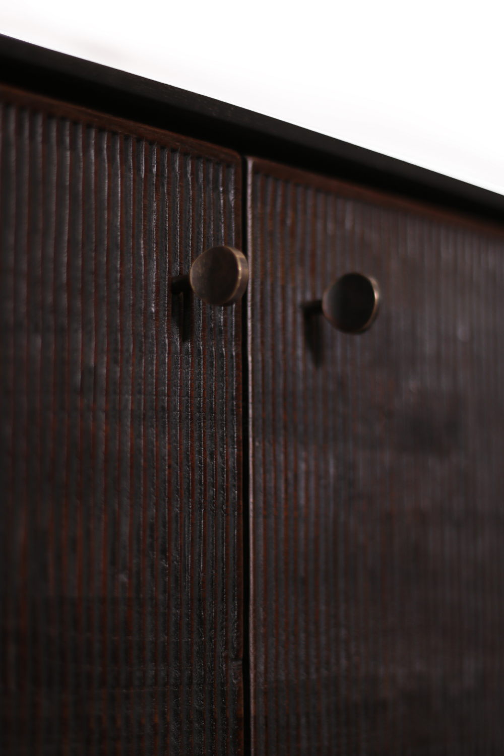 Varnished Teak Black Sideboard | Ethnicraft Grooves | OROA.com