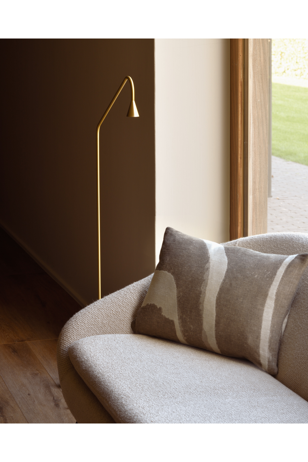 Off-White Vintage Sofa | Ethnicraft Barrow | OROA.COM