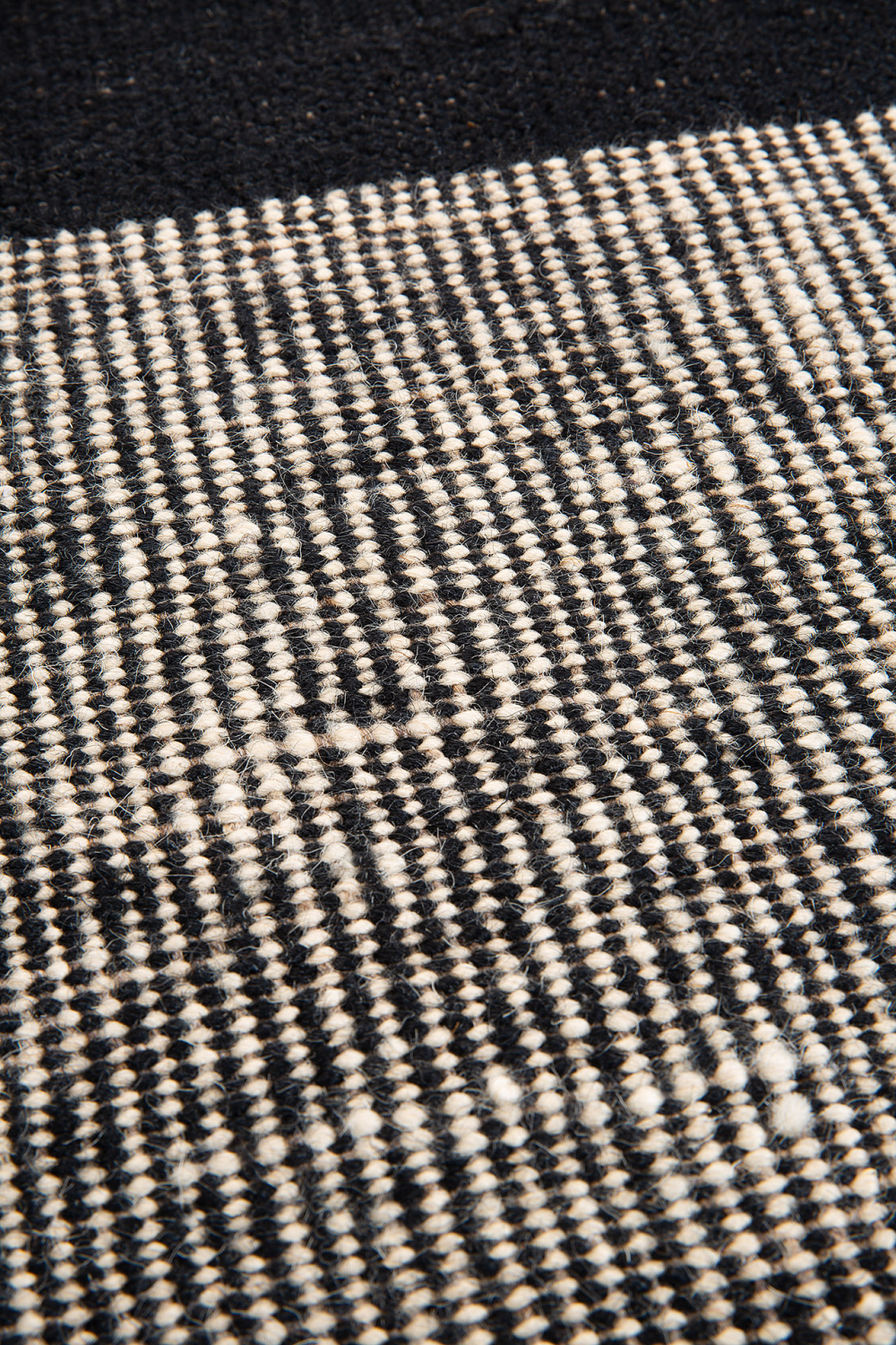Gray Woven Wool Rug | Ethnicraft Dots | OROA.COM