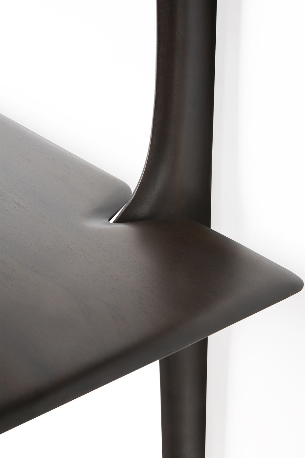 Brown Mahogany Wall Shelf | Ethnicraft PI | Oroa.com