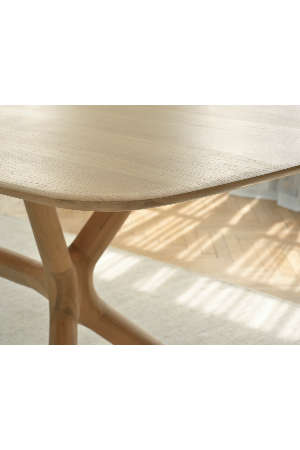 Cross Leg Oak Dining Table | Ethnicraft Oak | OROA.COM