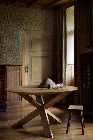 Round Oak Dining Table | Ethnicraft Circle | OROA TRADE