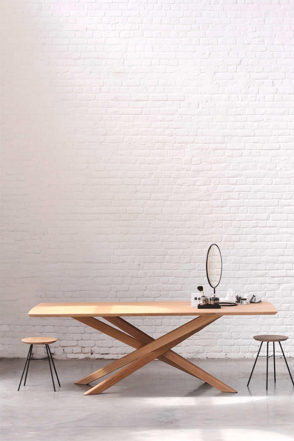 Rectangular Oak Dining Table | Ethnicraft Mikado | OROA.com