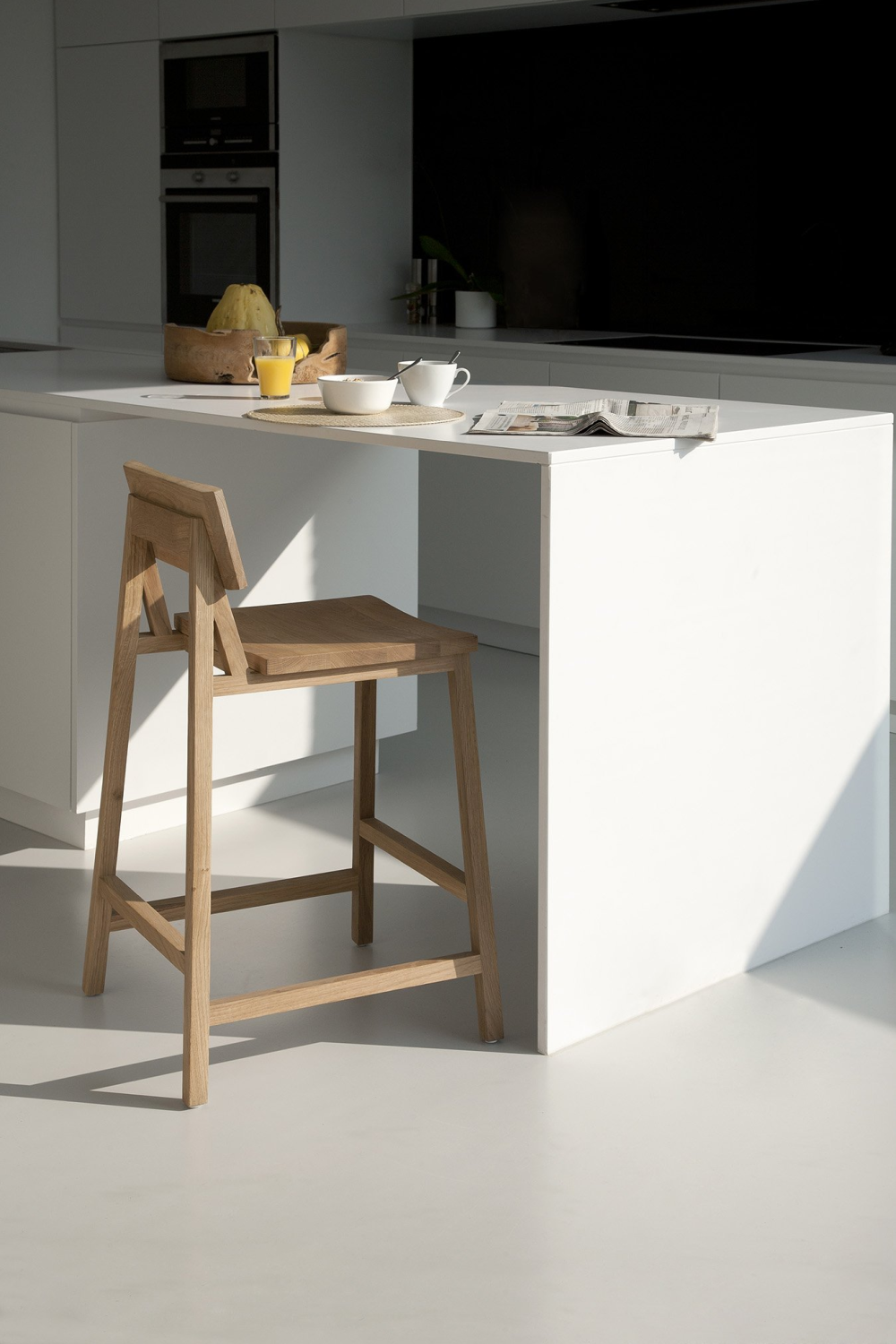 Oiled Oak Counter Stool | Ethnicraft N3 | Oroa.com