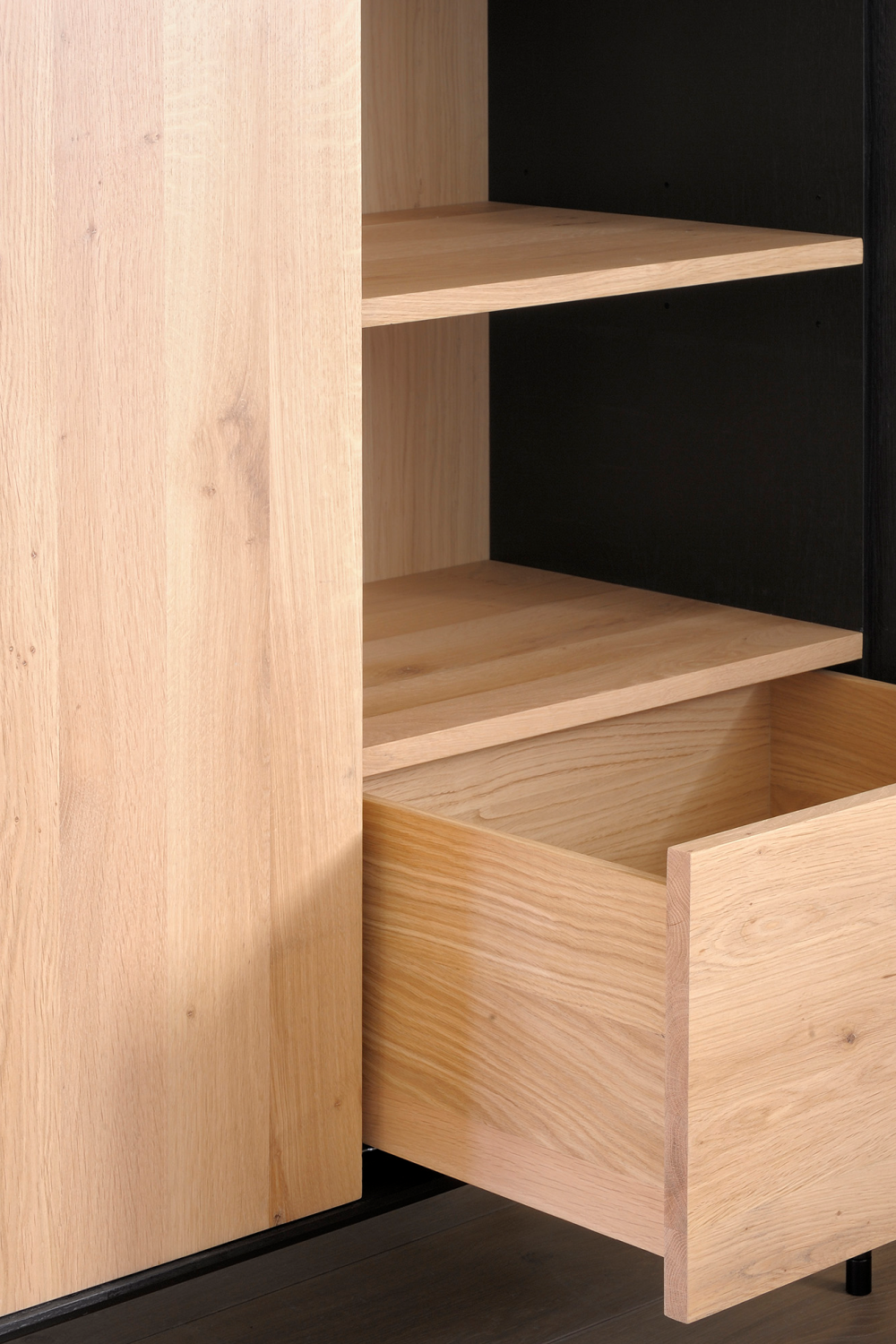 1-Door Oak Wood Cabinet | Ethnicraft Blackbird | OROA