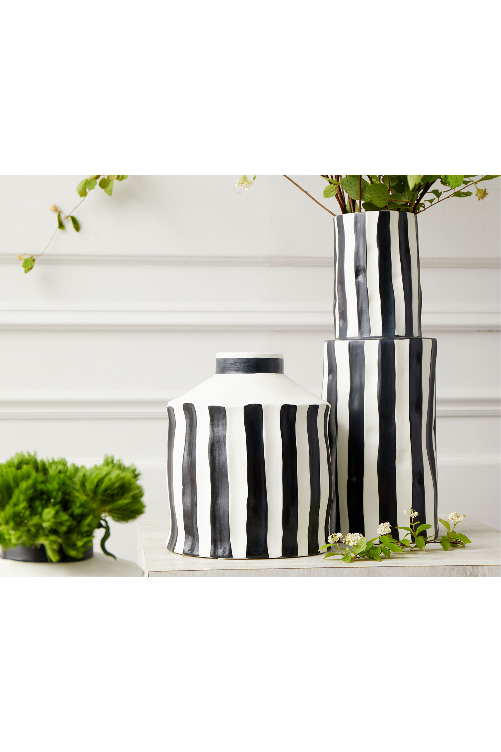 Black & White Ceramic Vase - S | Liang & Eimil Weston I | OROA.com