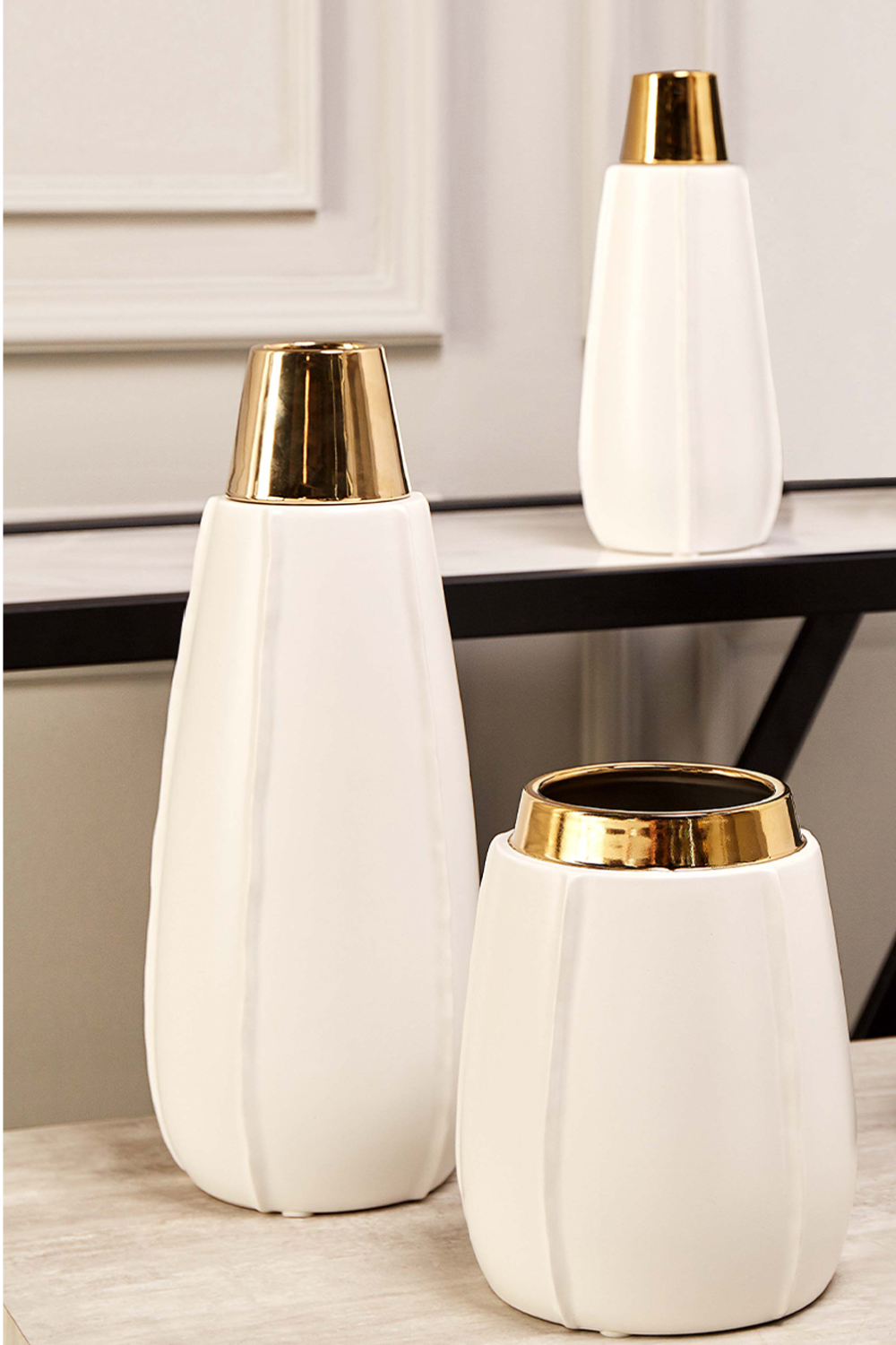 White Ceramic Modern Vase | Liang & Eimil Vicar | Oroa.com