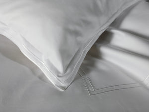 700TC Sateen Duvet Cover | Amalia Home Sereno | Oroa.com