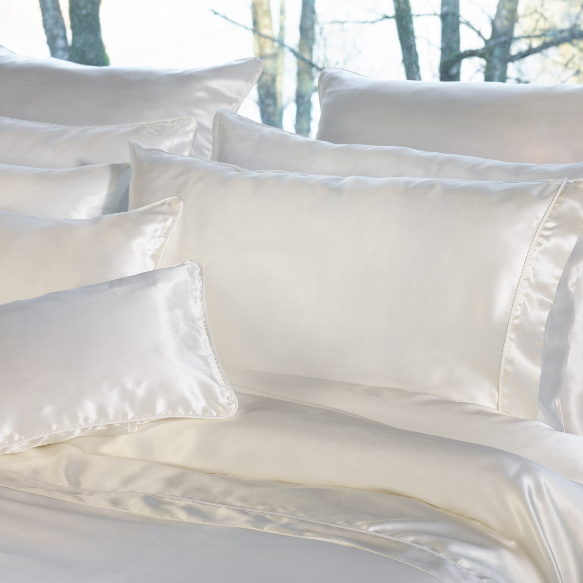 430TC Silk Sateen Pillowcase Set | Amalia Home Maria | Oroa.com