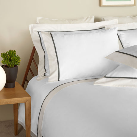 430TC Sateen Bordered Duvet Cover | Amalia Home Ovar | Oroa.com