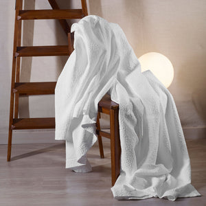 Combed Cotton Matelassé Bedspread | Amalia Home Tamara | Oroatrade.com